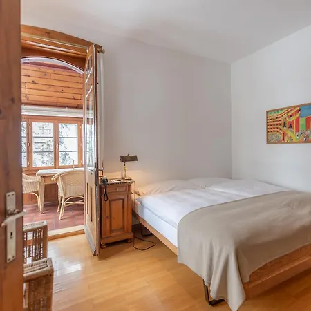 Stilvolle 3-zimmer In Jugendstilvilla
