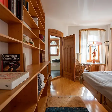Stilvolle 3-zimmer In Jugendstilvilla דירה *