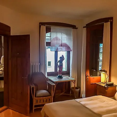 Stilvolle 3-zimmer In Jugendstilvilla 公寓