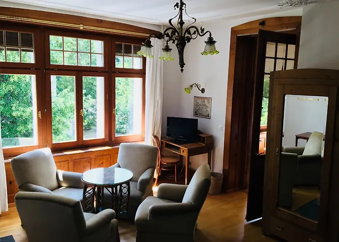 Stilvolle 3-zimmer In Jugendstilvilla