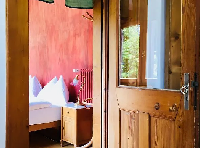 Stilvolle 3-zimmer In Jugendstilvilla Appartement